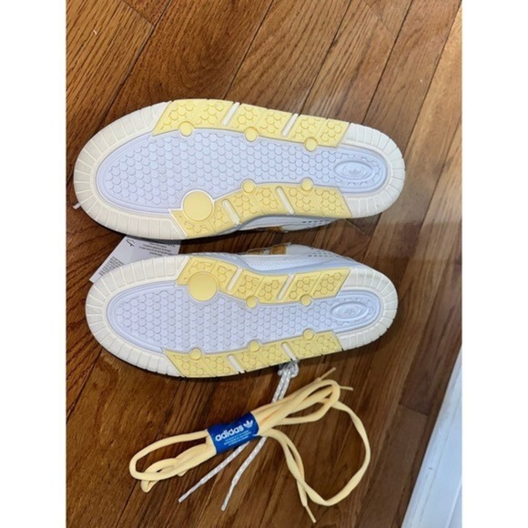 New women's adidas Adi2000 X Shoes Women's white & yellow
Size 6.5‎ Retail $100 - Picture 9 of 12